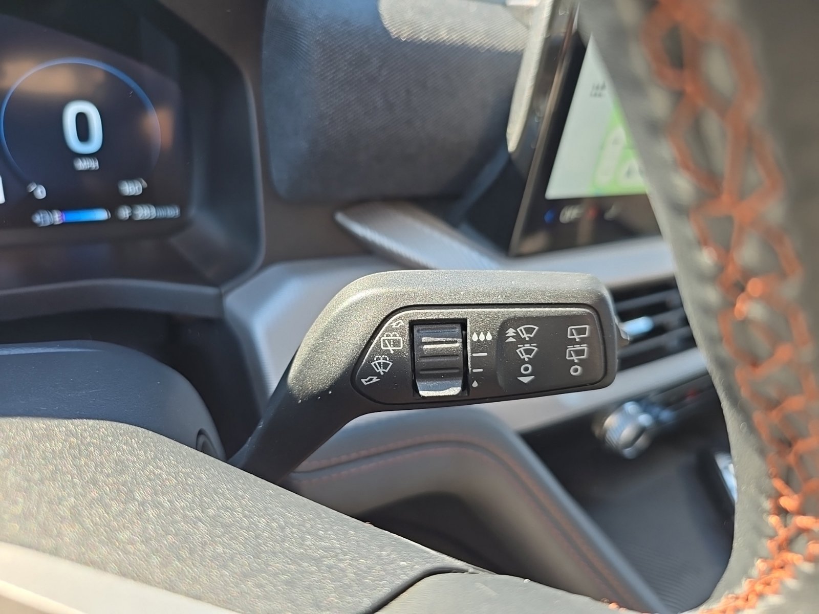 Used 2025 Ford Explorer Active RWD image 24