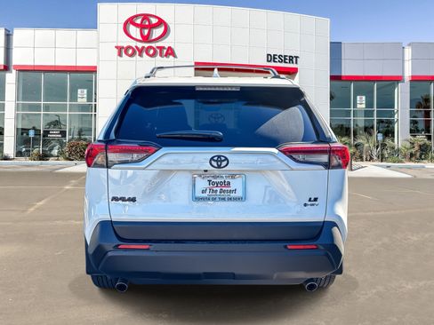 Used 2025 Toyota RAV4 LE AWD/4WD image 6