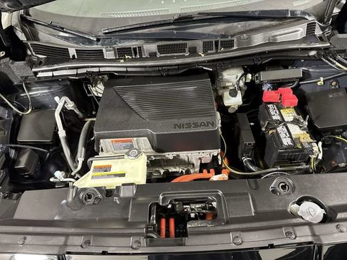 Used 2020 Nissan Leaf SV Plus image 25
