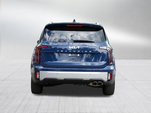 Used 2024 Kia Telluride EX w/ EX Captain's Chair Package AWD/4WD image 6