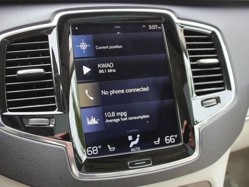 Used 2016 Volvo XC90 T6 Momentum AWD/4WD image 14
