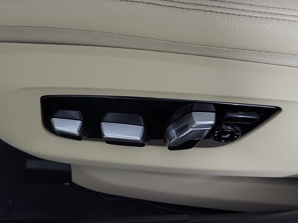 Used 2020 BMW 530i xDrive w/ Premium Package AWD/4WD image 19