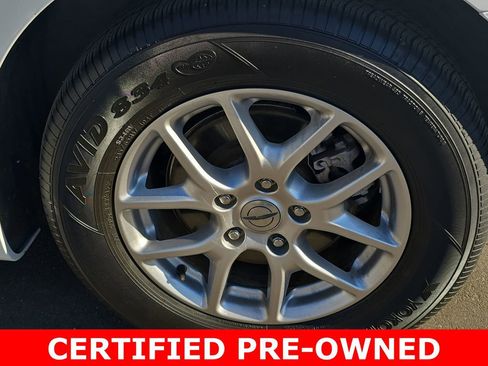 Used 2024 Chrysler Pacifica Touring-L FWD image 34