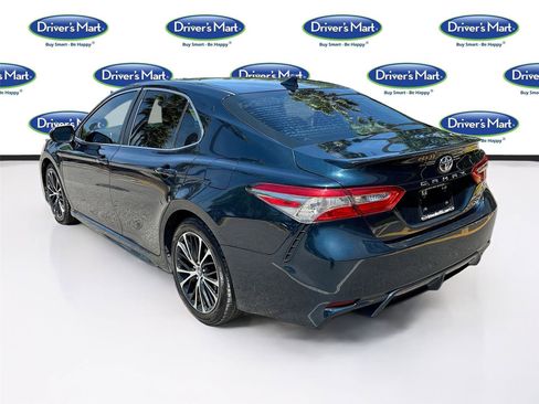 Used 2019 Toyota Camry SE image 5