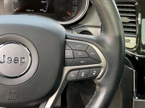 Certified 2022 Jeep Grand Cherokee Limited w/ Trailer Tow Group IV image 32