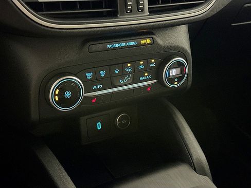 Used 2020 Ford Escape SE AWD/4WD image 17