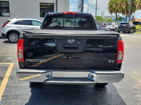 Used 2014 Nissan Frontier SV RWD image 5