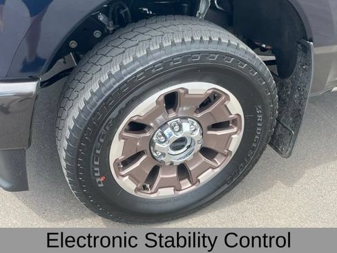 Used 2025 Ford F350 King Ranch w/ FX4 Off-Road Package AWD/4WD image 11