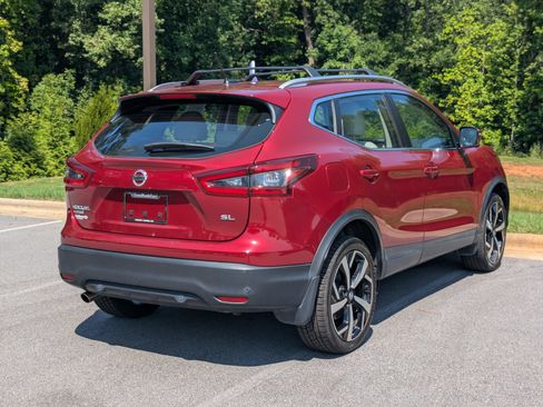 Used 2021 Nissan Rogue Sport SL FWD image 3