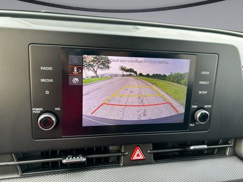 Used 2025 Kia Sportage LX FWD image 22