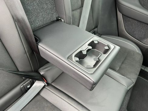 Used 2023 Volvo XC40 Recharge Plus image 49