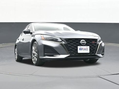 Used 2023 Nissan Altima 2.0 SR FWD image 53