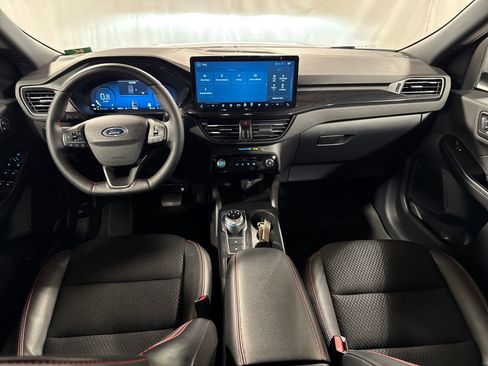 Used 2025 Ford Escape ST-Line Select w/ Tech Pack #2 AWD/4WD image 4