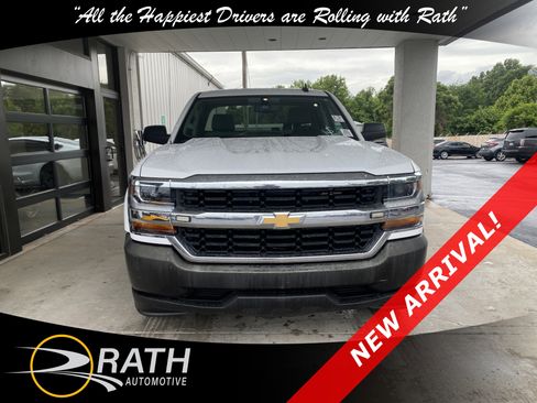 Used 2018 Chevrolet Silverado 1500 W/T w/ WT Convenience Package AWD/4WD image 3
