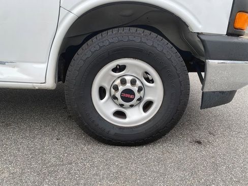 Used 2021 GMC Savana 2500 w/ Driver Convenience Package image 30