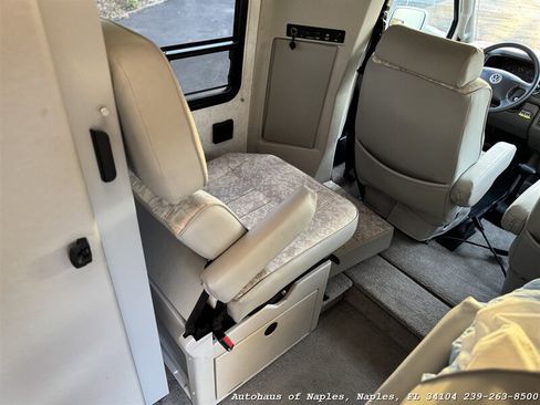 Used 1999 Volkswagen Eurovan FWD image 40