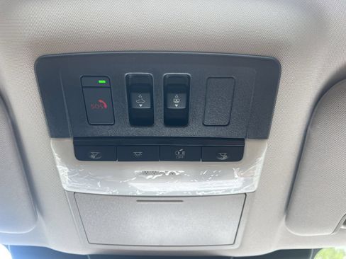 New 2026 Nissan Pathfinder Platinum FWD image 14