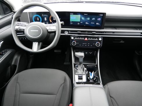 Used 2026 Hyundai Tucson SEL image 9