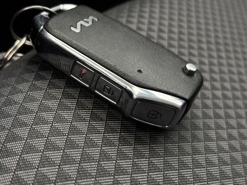 Used 2025 Kia Soul LX w/ LX Technology Package FWD image 21