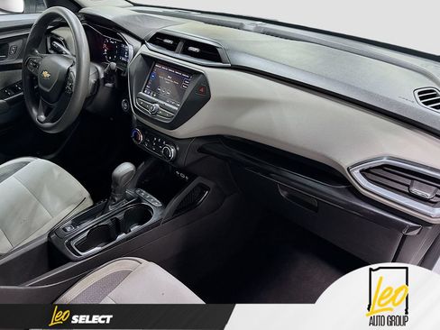 Used 2021 Chevrolet TrailBlazer LT AWD/4WD image 30