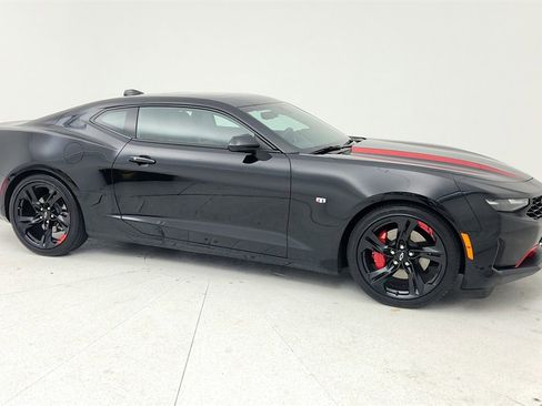 Certified 2021 Chevrolet Camaro LT image 8