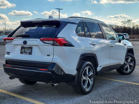 Used 2021 Toyota RAV4 SE w/ Weather & Moonroof Package AWD/4WD image 7