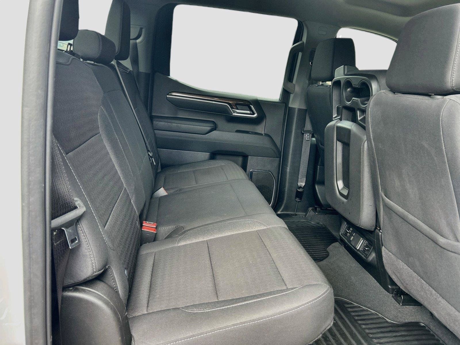 Used 2025 Chevrolet Silverado 1500 LT AWD/4WD image 21