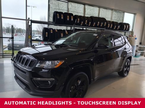 Used 2021 Jeep Compass Latitude image 2