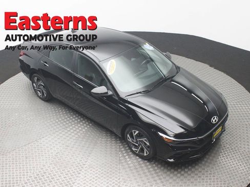 Used 2025 Hyundai Elantra Sport w/ Cargo Package image 3