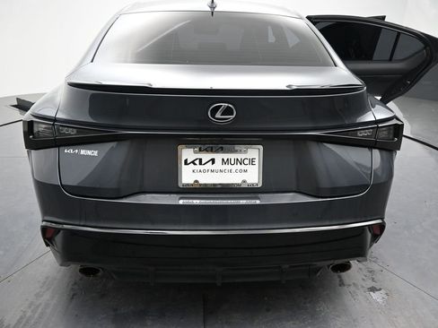 Used 2021 Lexus IS 350 F Sport image 9