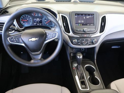 Used 2020 Chevrolet Equinox LS w/ LS Convenience Package image 15