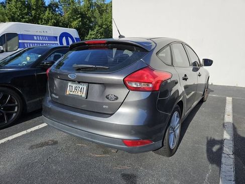 Used 2018 Ford Focus SE FWD image 7