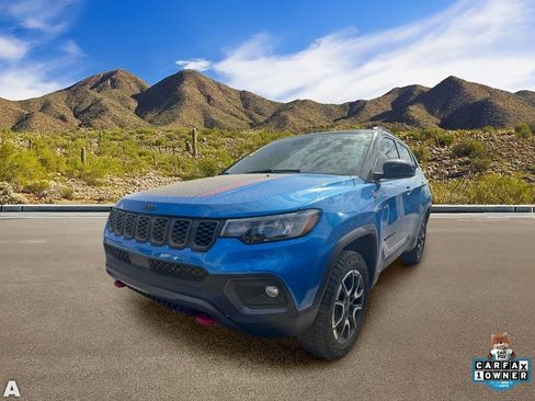 Used 2026 Jeep Compass Trailhawk AWD/4WD image 2