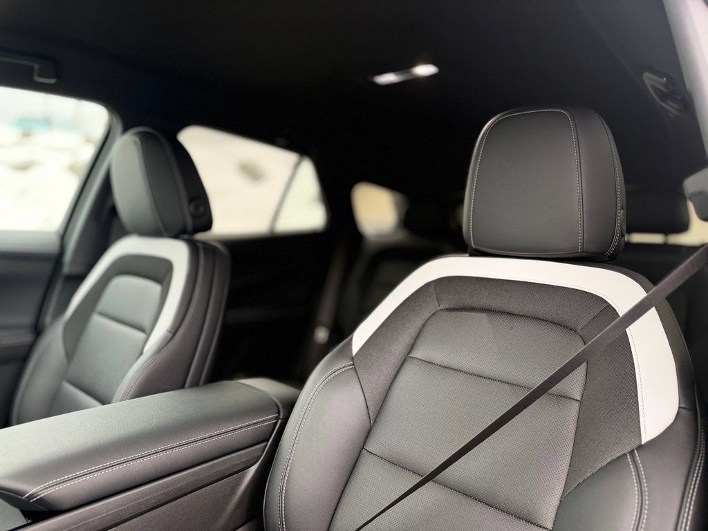 New 2026 Chevrolet Blazer EV LT AWD/4WD image 15