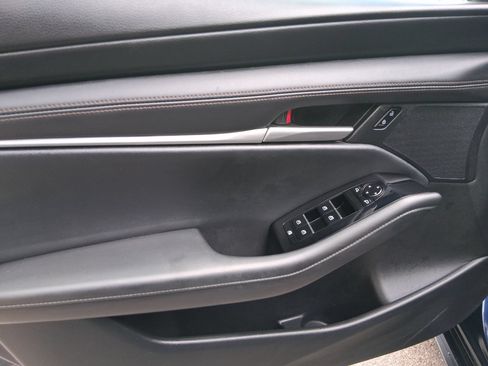 Used 2024 MAZDA MAZDA3 s FWD image 19