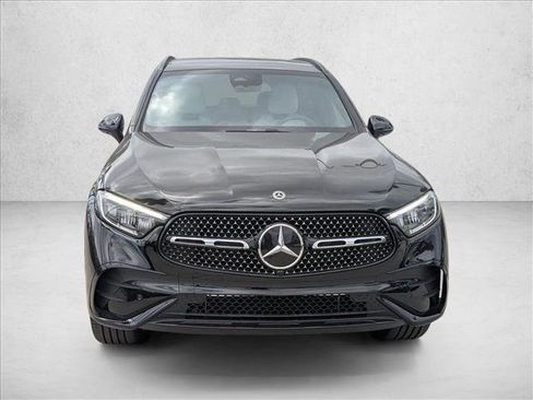 Used 2026 Mercedes-Benz GLC 300 image 2