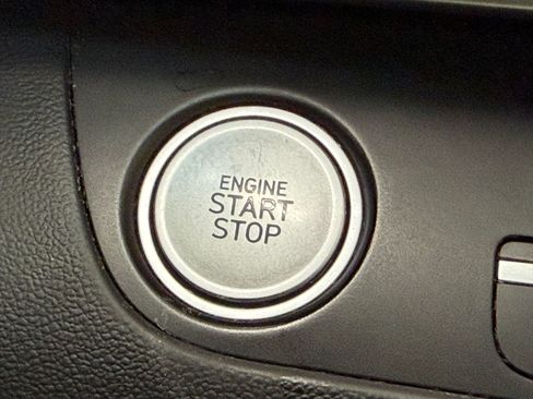 Used 2025 Hyundai Elantra SEL FWD image 17