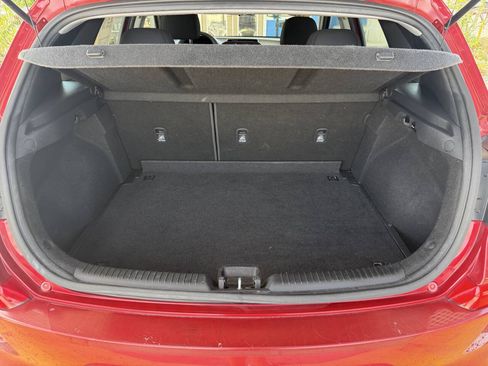 Used 2018 Hyundai Elantra GT FWD image 7
