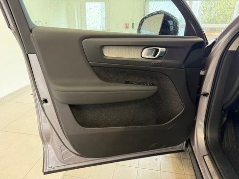 New 2026 Volvo XC40 B5 Plus w/ Protection Package Premier AWD/4WD image 15