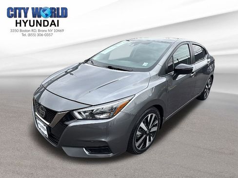 Used 2022 Nissan Versa SR w/ Lighting Package image 1