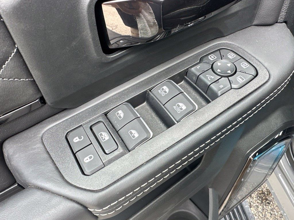 New 2027 RAM 2500 Limited AWD/4WD image 12