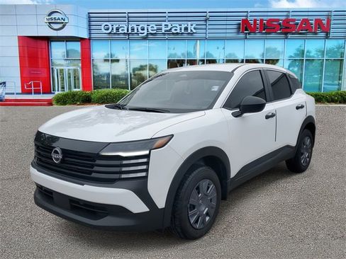 Used 2025 Nissan Kicks S image 4