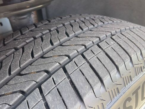 Used 2025 Chevrolet Traverse LT w/ LPO, Floor Liner Package FWD image 10