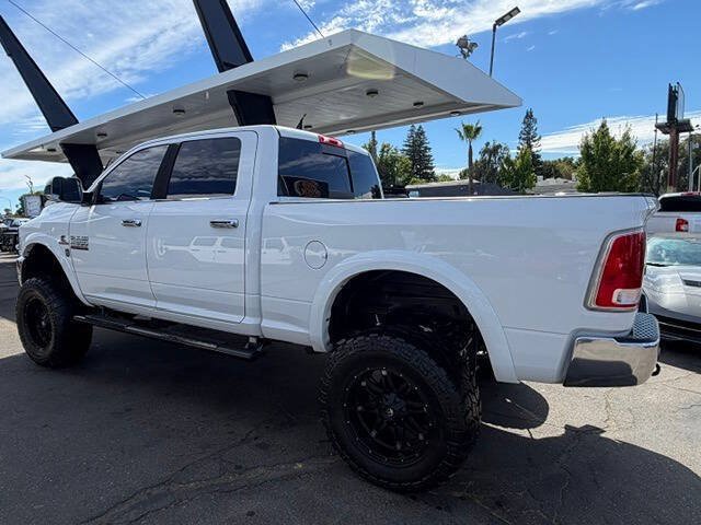 Used 2016 RAM 2500 Laramie w/ Convenience Group AWD/4WD image 3