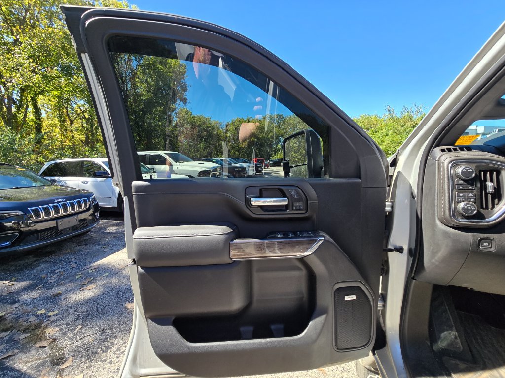 Used 2020 Chevrolet Silverado 2500 LTZ w/ LTZ Premium Package AWD/4WD image 27