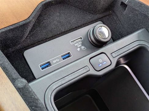 Used 2021 Land Rover Range Rover P525 Westminster Edition image 24