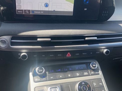 Used 2023 Hyundai Palisade SEL AWD/4WD image 6