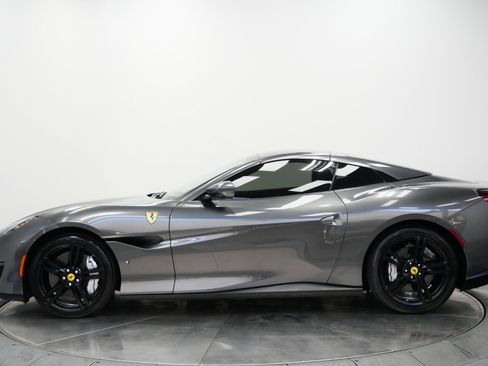 Used 2019 Ferrari Portofino RWD image 6