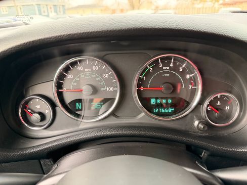 Used 2015 Jeep Wrangler Unlimited Sahara w/ Connectivity Group image 5