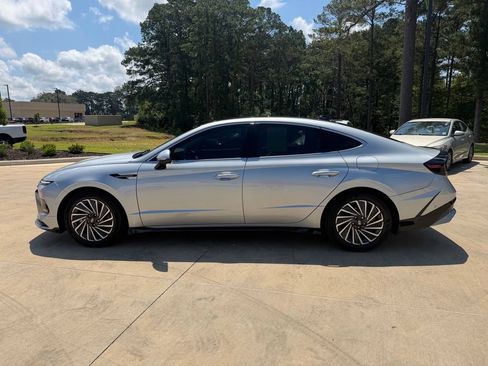 Certified 2024 Hyundai Sonata Limited FWD image 2